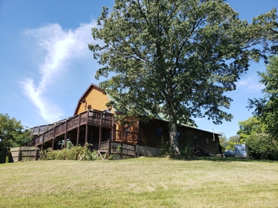 Large Home/B&B/AirBnB/Apartment For Sale in the MO Ozarks - image 3