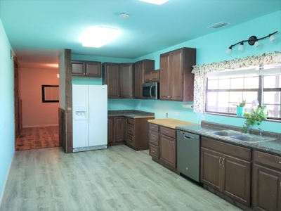 Large Home/B&B/AirBnB/Apartment For Sale in the MO Ozarks - image 9