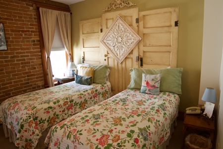 Historic Colorado Bross Hotel For Sale - image 7