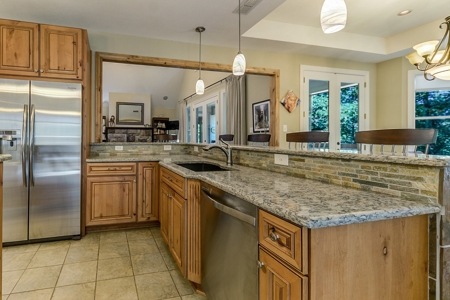 One Of A Kind - Lakefront Home For Sale - East Texas - image 38