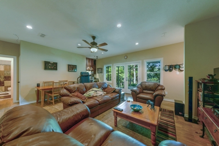 One Of A Kind - Lakefront Home For Sale - East Texas - image 25