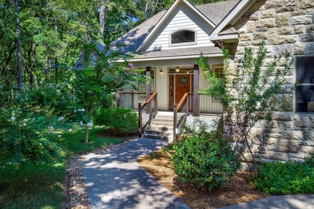 One Of A Kind - Lakefront Home For Sale - East Texas - image 2