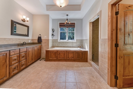 One Of A Kind - Lakefront Home For Sale - East Texas - image 41