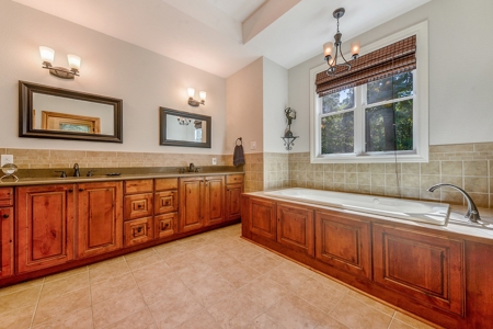 One Of A Kind - Lakefront Home For Sale - East Texas - image 23