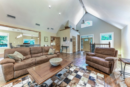 One Of A Kind - Lakefront Home For Sale - East Texas - image 33