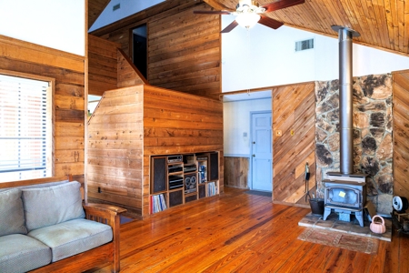 East Texas Cabin in the Woods Tyler TX Home for Sale on 25 Acres - image 10