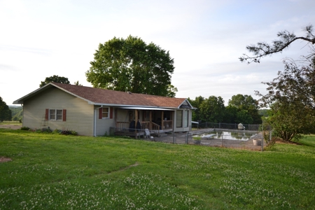 Cattle Farm and Home for Sale in South Central Missouri - image 8