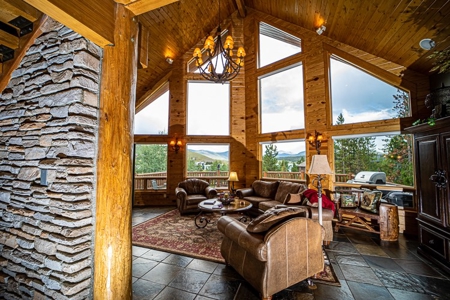 Mountain Log Home Located in the Heart of Ski Country USA - image 29