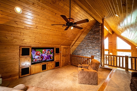 Mountain Log Home Located in the Heart of Ski Country USA - image 6
