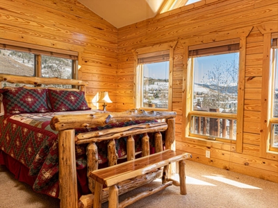 Mountain Log Home Located in the Heart of Ski Country USA - image 37