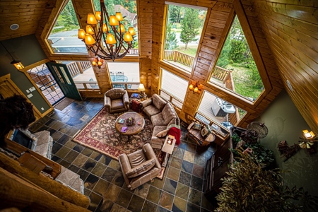 Mountain Log Home Located in the Heart of Ski Country USA - image 7