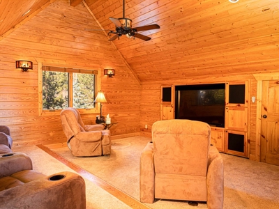 Mountain Log Home Located in the Heart of Ski Country USA - image 34