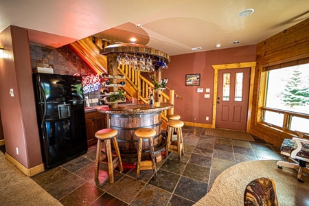 Mountain Log Home Located in the Heart of Ski Country USA - image 19