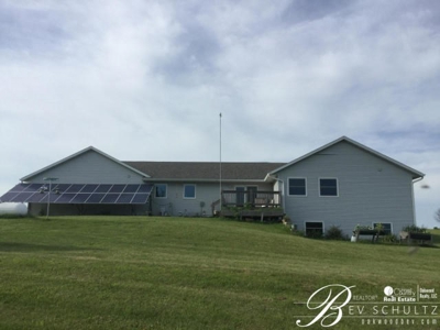 Solar powered 5 bedroom 3.5 bath home 10 acres for sale WI - image 3