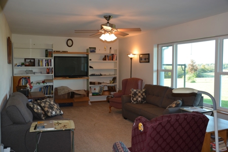 Solar powered 5 bedroom 3.5 bath home 10 acres for sale WI - image 8