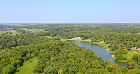 Luxury Lakeside Resort & Event Venue For Sale in Kansas - image 43