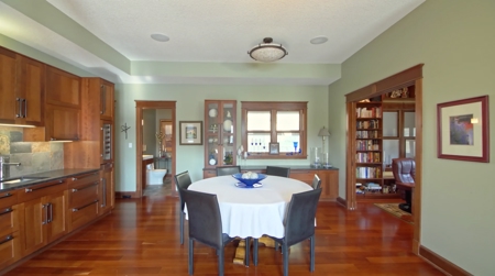 Luxury Lakeside Resort & Event Venue For Sale in Kansas - image 13