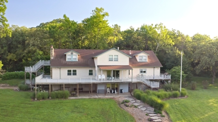 Luxury Lakeside Resort & Event Venue For Sale in Kansas - image 25