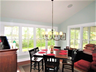 Gorgeous Private lake front home in Florida with land - image 13