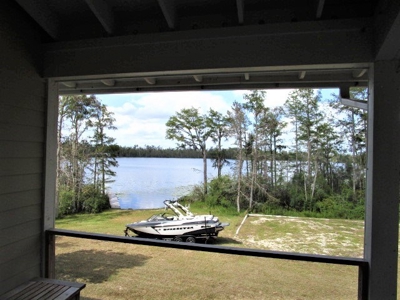Gorgeous Private lake front home in Florida with land - image 4