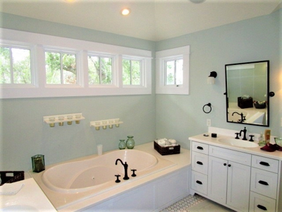 Gorgeous Private lake front home in Florida with land - image 18