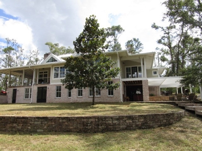 Gorgeous Private lake front home in Florida with land - image 29