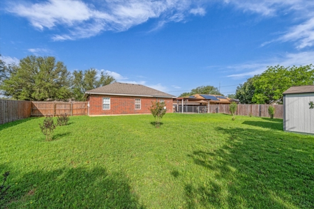 Move-In Ready Home on a Spacious Lot in Waco, TX! - image 5