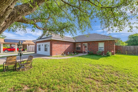 Move-In Ready Home on a Spacious Lot in Waco, TX! - image 2