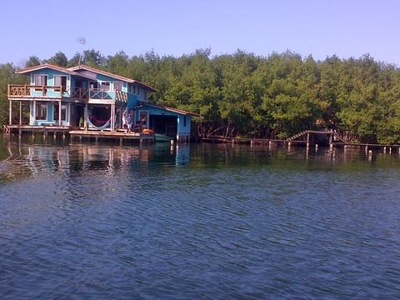 Bocas del Toro over the Sea Coastal Home in Panama - image 8