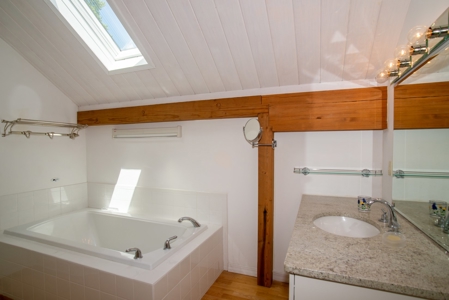 Mountain Retreat, Ski Area to National Park Views, Secluded - image 34