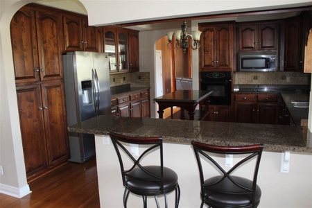 Golfers delight, large home on a golf course near Glasgow Ky - image 9
