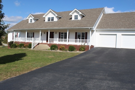 Golfers delight, large home on a golf course near Glasgow Ky - image 1
