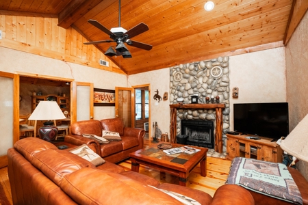 Country Home - Holly Lake Ranch - East Texas -Wood County - image 7