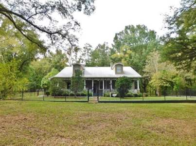 70 Acres Hunting Land 5 Bed/3 Bath Historic Home Natchez MS - image 1