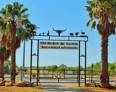 Historic South Texas Hunting Ranch - image 1