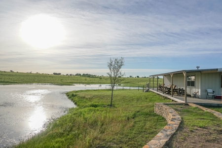 Combination Ranch- Fishing, Hunting, Cattle, 600+ Acres - image 3