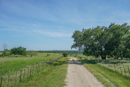 Combination Ranch- Fishing, Hunting, Cattle, 600+ Acres - image 20