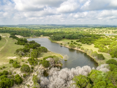 High Fenced Ranch, Private Lakes, Cowhouse Creek, Hunting - image 1