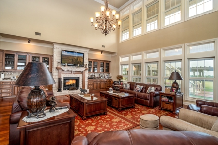 High Fenced Ranch, Private Lakes, Cowhouse Creek, Hunting - image 11