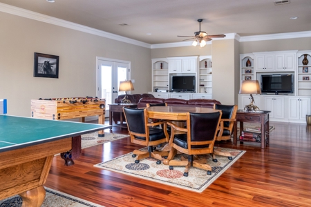 High Fenced Ranch, Private Lakes, Cowhouse Creek, Hunting - image 13