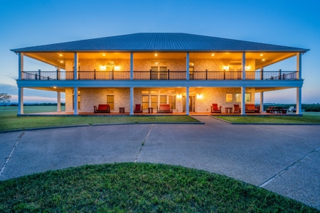 High Fenced Ranch, Private Lakes, Cowhouse Creek, Hunting - image 9