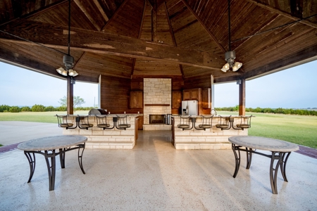 High Fenced Ranch, Private Lakes, Cowhouse Creek, Hunting - image 14