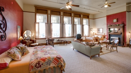 Bed & Breakfast For Sale Arizona historic mountain business - image 29