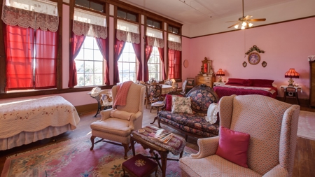 Bed & Breakfast For Sale Arizona historic mountain business - image 36