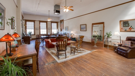 Bed & Breakfast For Sale Arizona historic mountain business - image 46
