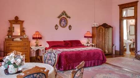 Bed & Breakfast For Sale Arizona historic mountain business - image 39