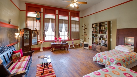 Bed & Breakfast For Sale Arizona historic mountain business - image 32
