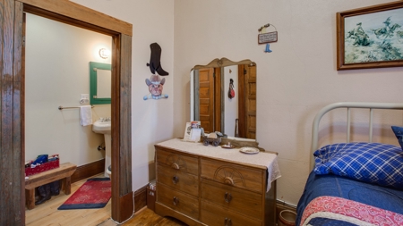 Bed & Breakfast For Sale Arizona historic mountain business - image 8