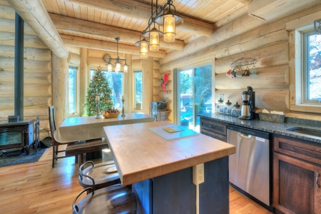 Colorado Log Cabin Borders BLM W/Private Trout Stream Access - image 12