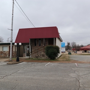 Commercial Building on Courthouse Square in Salem, AR - image 3